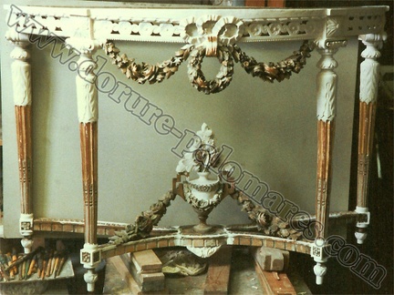 Console Louis XVI, bois sculpté
