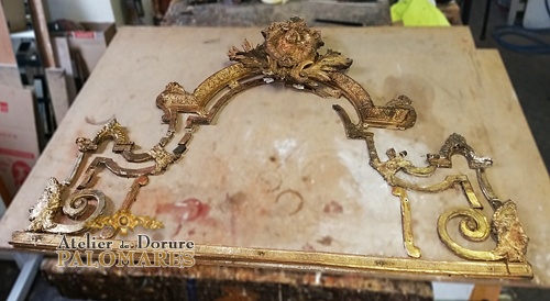 Miroir LXIV Régence, Bois sculpté 18ème à parcloses