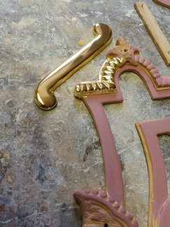 Miroir LXIV Régence, Bois sculpté 18ème à parcloses