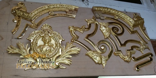 Miroir LXIV Régence, Bois sculpté 18ème à parcloses