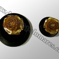 Pomme de pin dorée à la feuille d'or